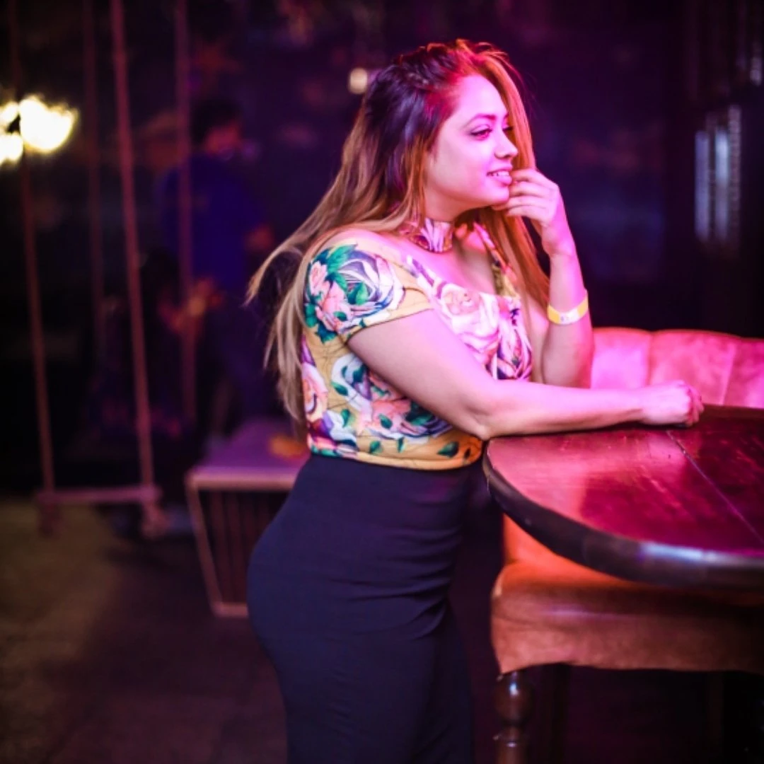Shreya – Indian escort in Bangalore — 4 / 5