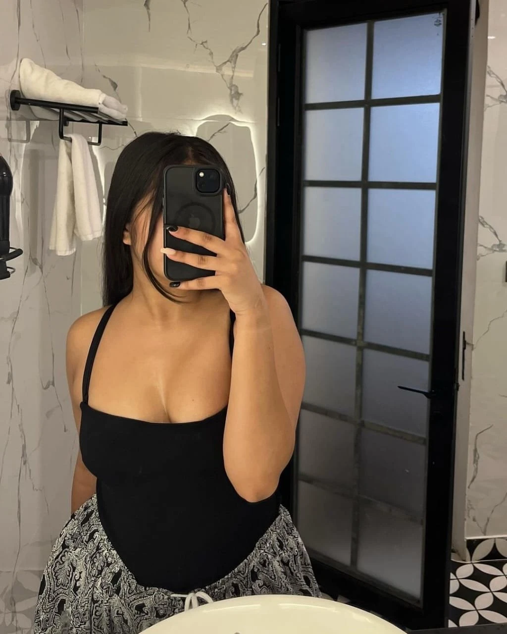 Anushka – Indian escort in Ahmedabad — 2 / 3
