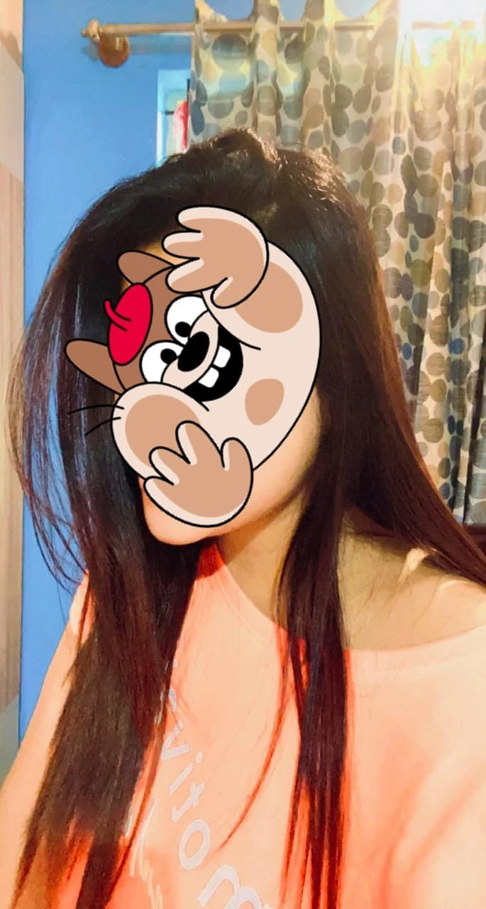 Direct Whatsapp Model Simran Khanna – Indian escort in Bangalore — 4 / 5