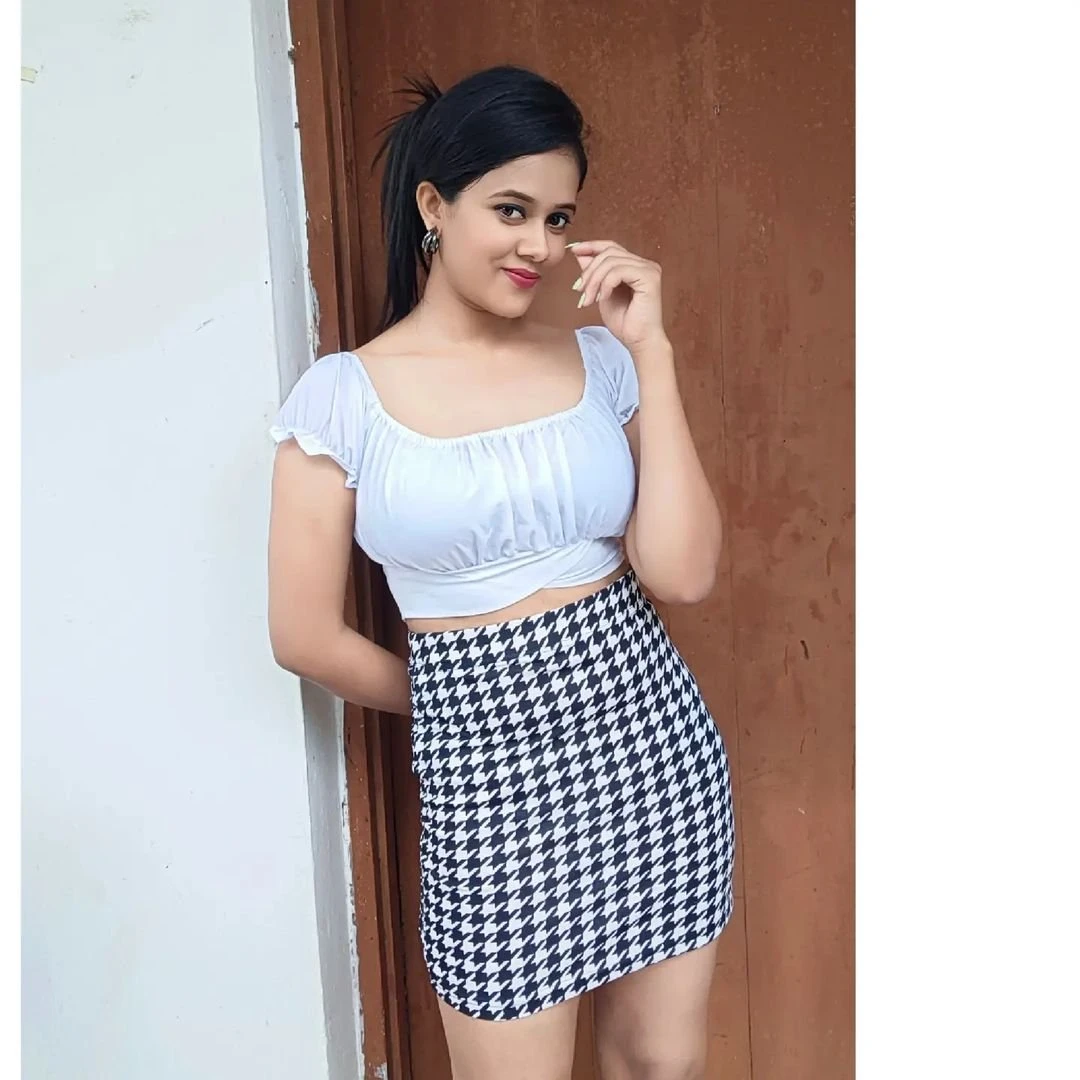 Divya – Indian escort in Chennai — 1 / 3