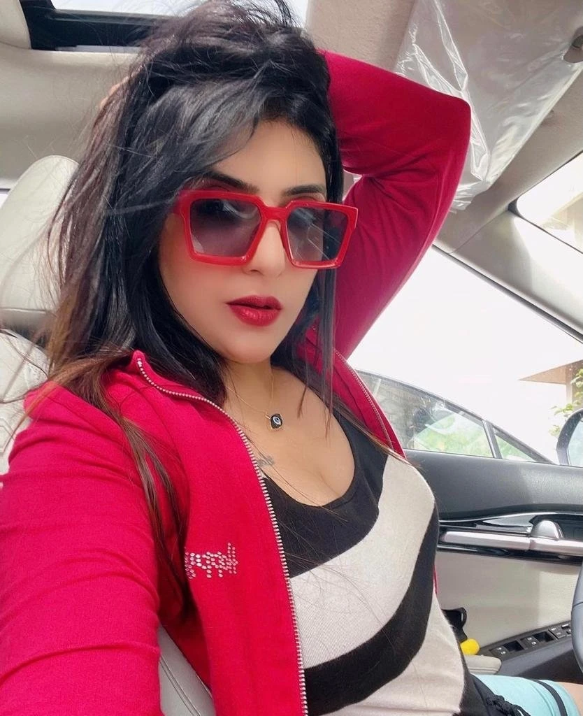Jahnvi Bangalore Model – Indian escort in Bangalore — 2 / 5