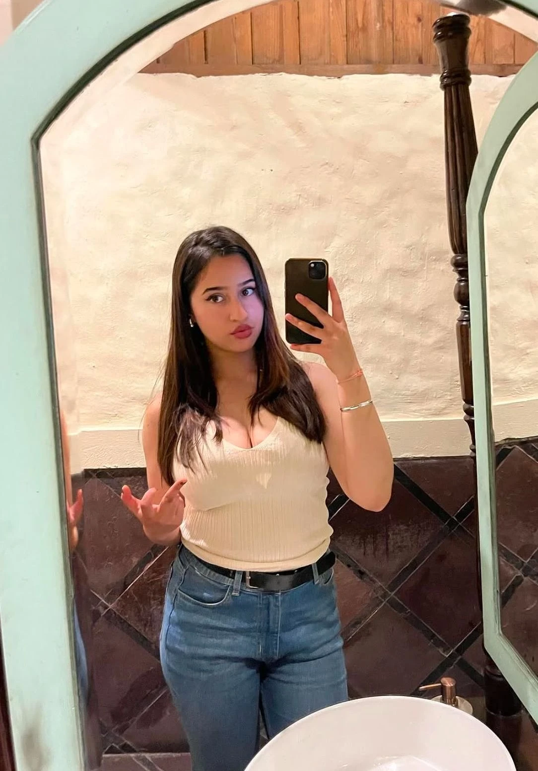 Khushi – Indian escort in Chandigarh — 4 / 6