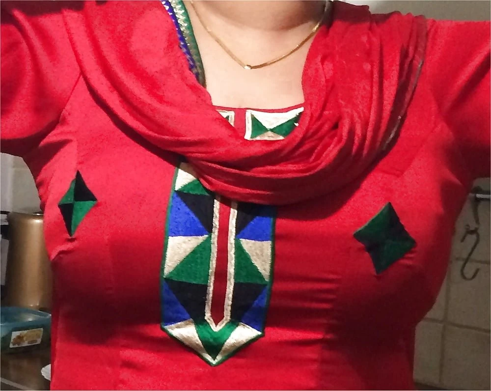 Madhumita. Hot Housewife – Indian escort in Bangalore, Escort, Banga