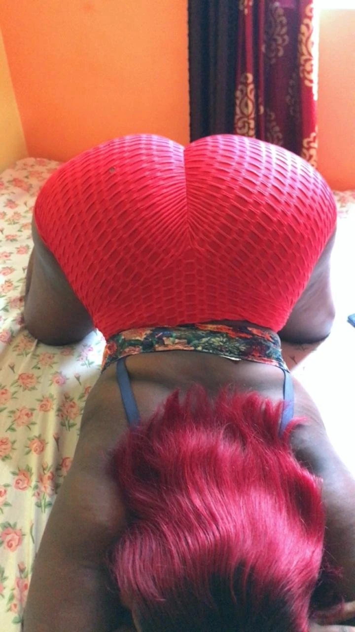 Sexy Queen – Namibian escort in Bangalore — 5 / 9