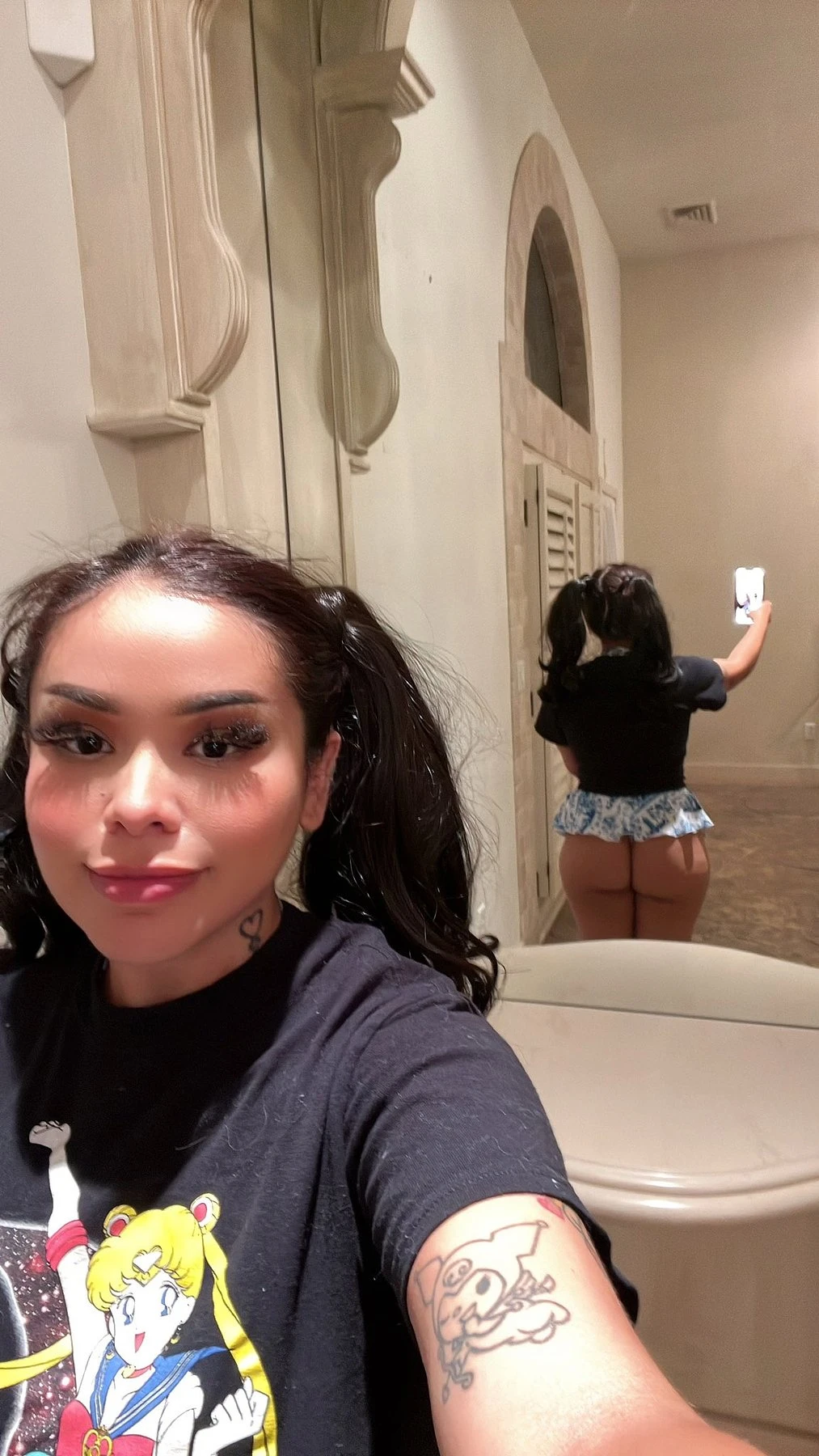 Rhonda R. Morales – American escort in Hong Kong — 2 / 7