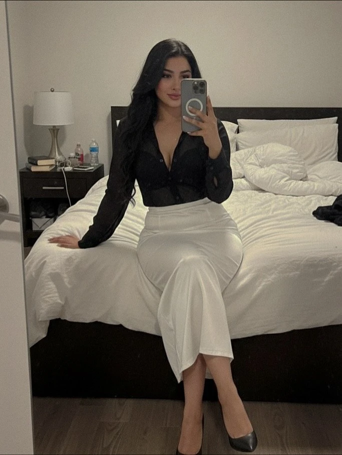 Divya T, Come Babe, Let Me Gi – escort in Bangalore — 3 / 4