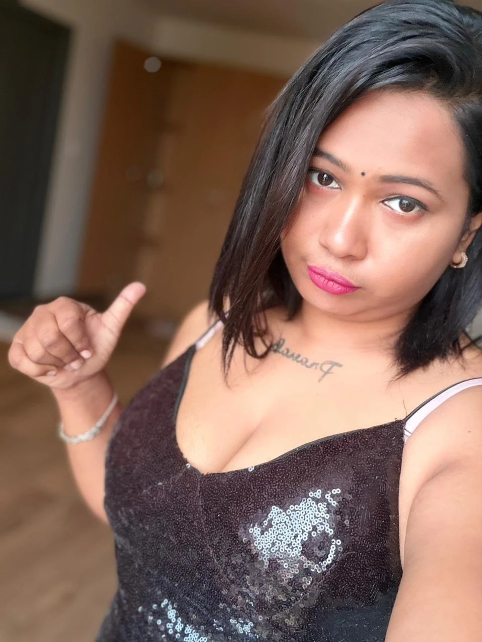 SHRUTIKA – Indian escort in Bangalore — 3 / 5