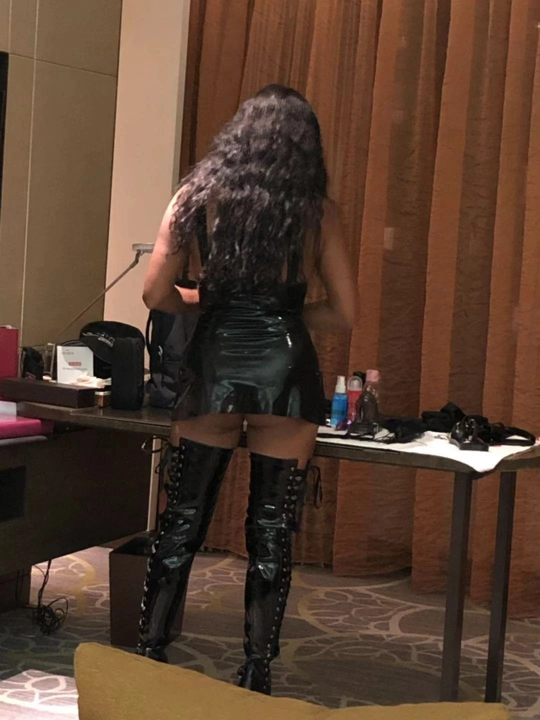 Madame Tara – Malaysian dominatrix in Hong Kong — 2 / 28