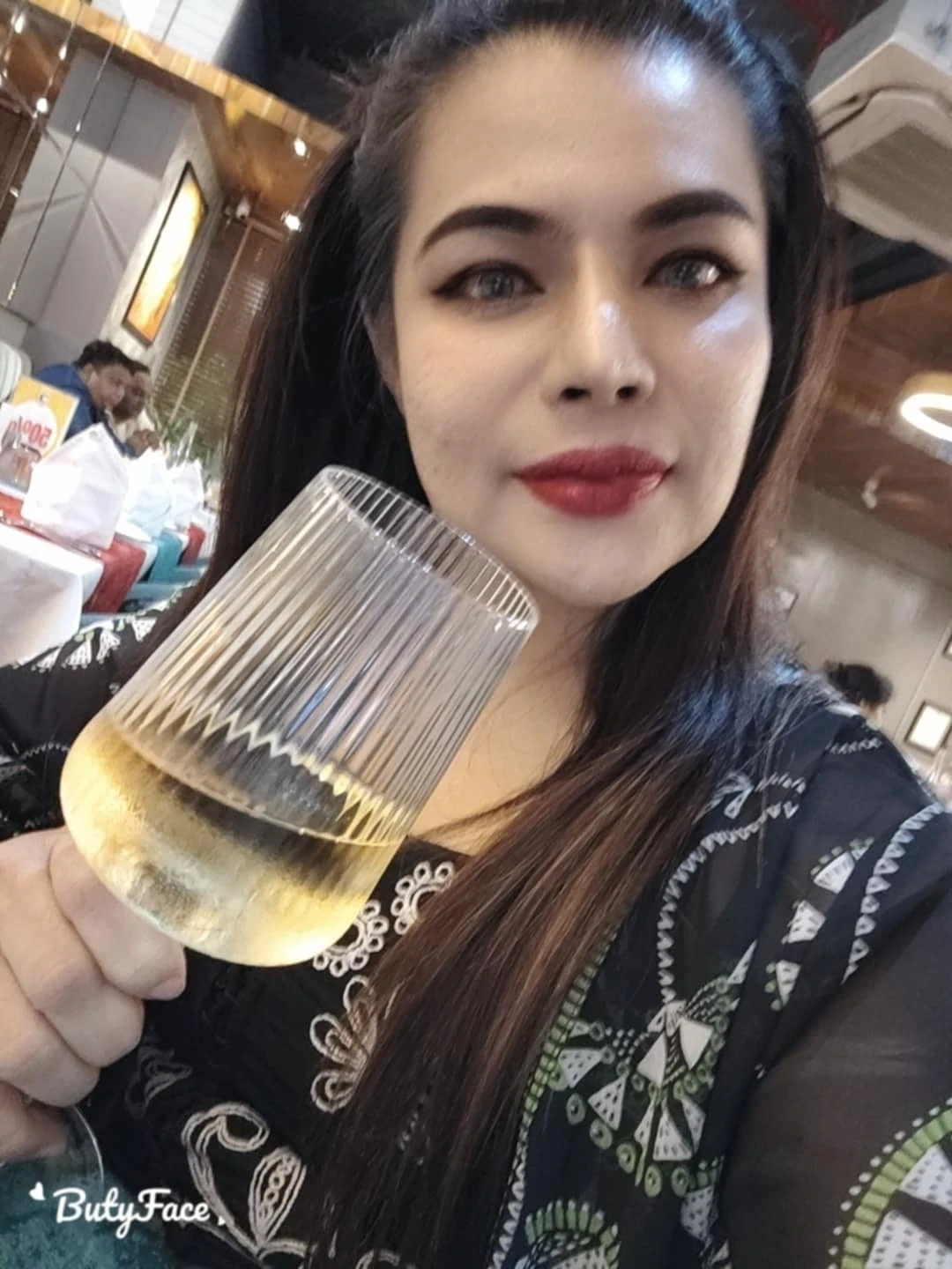 Nana – Thai masseuse in Chandigarh — 18 / 24
