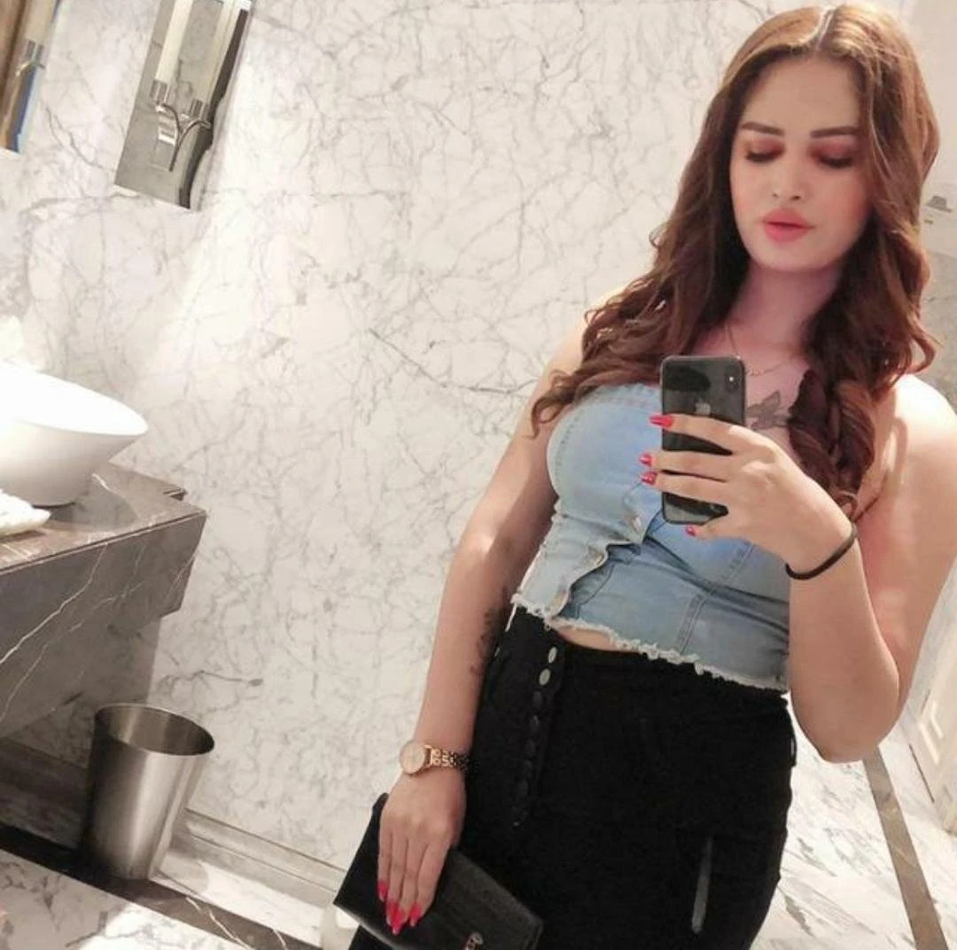 Manisha Here for Video Call – Indian escort in Bangalore — 14 / 15