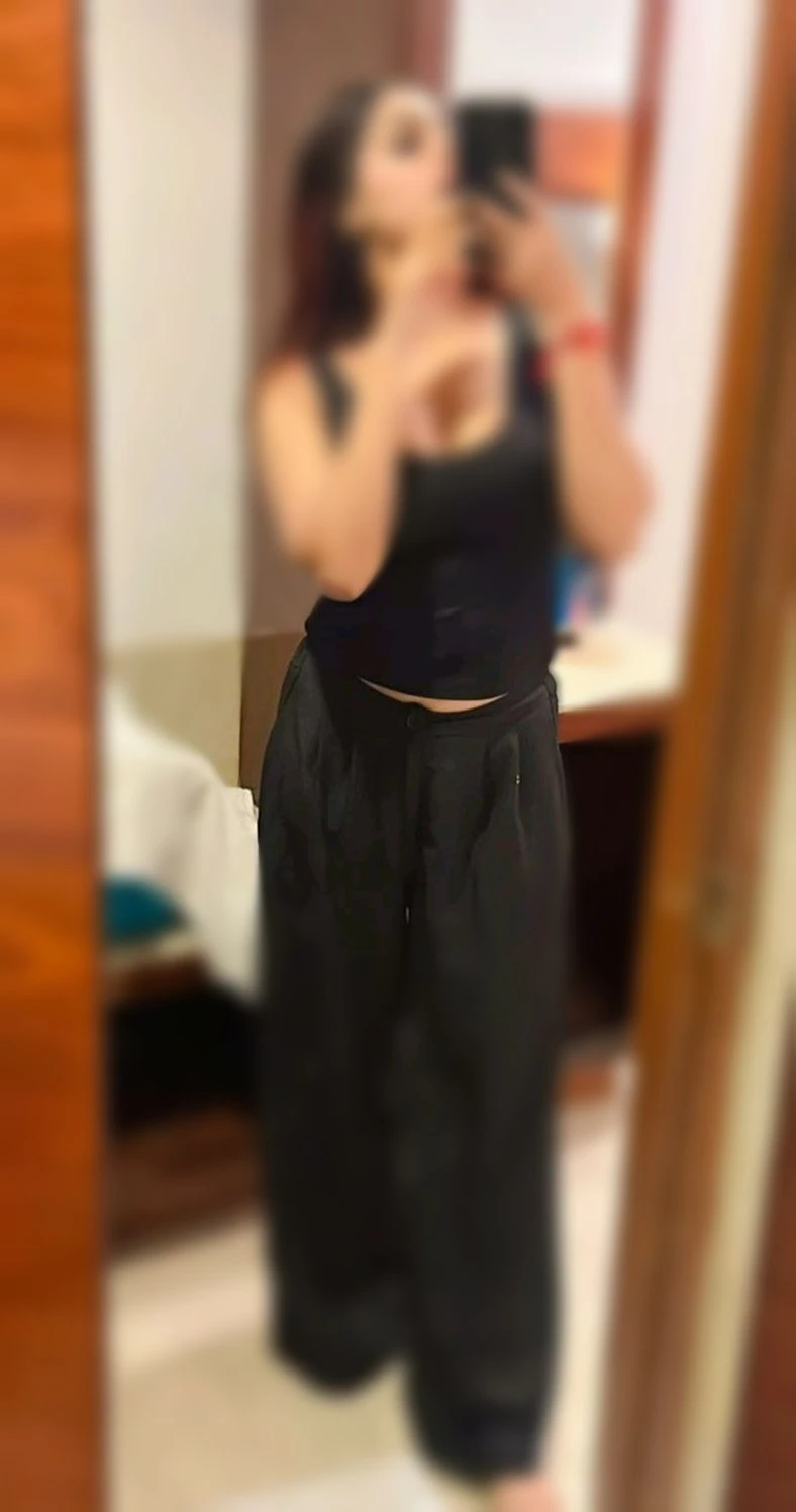 Pinki .Independent. cam & real Meet – Indian escort in Chennai — 3 / 5