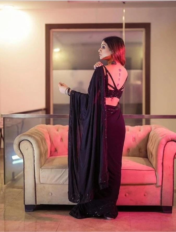 Sakshi Independent Model – Indian escort in Bangalore — 3 / 4