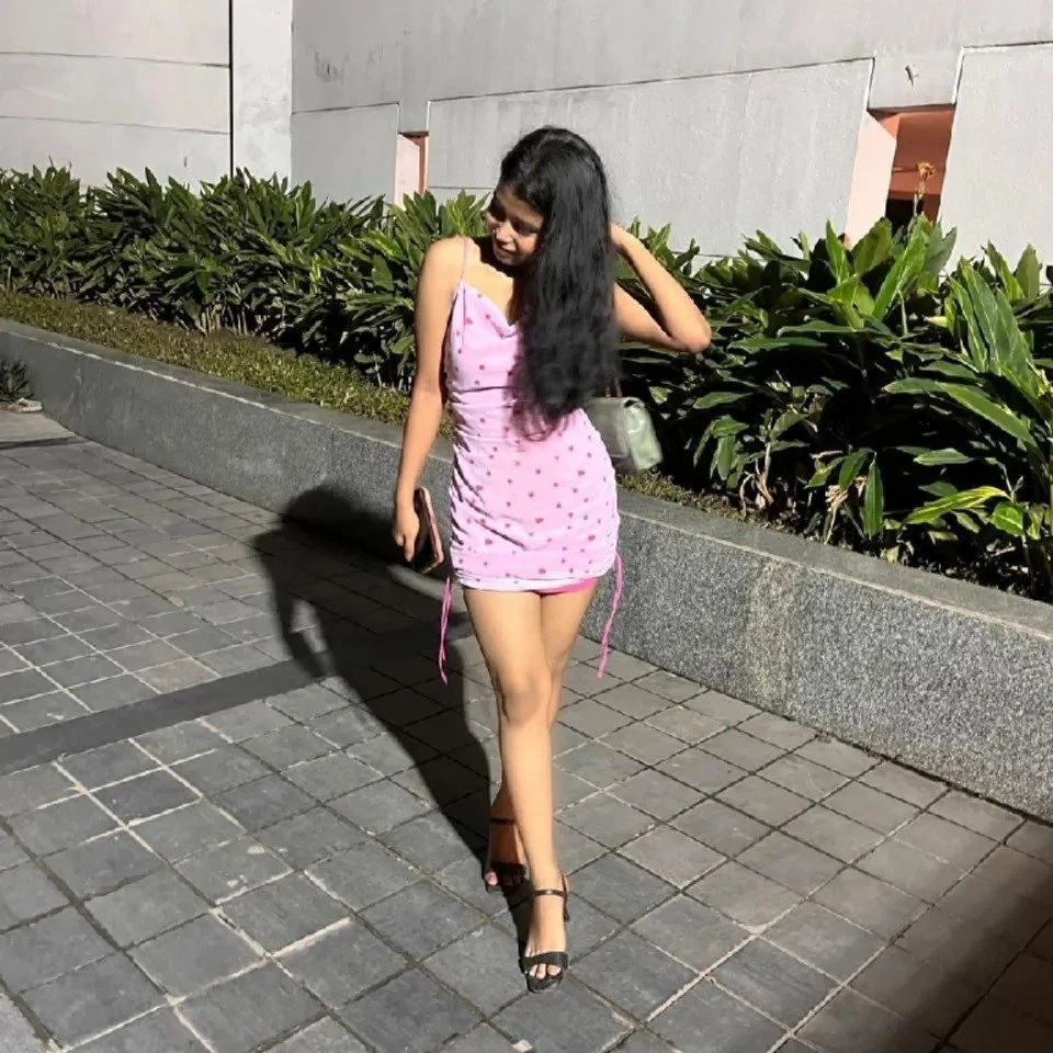 Su Si Mis H Ra – Indian escort in Bangalore — 3 / 4