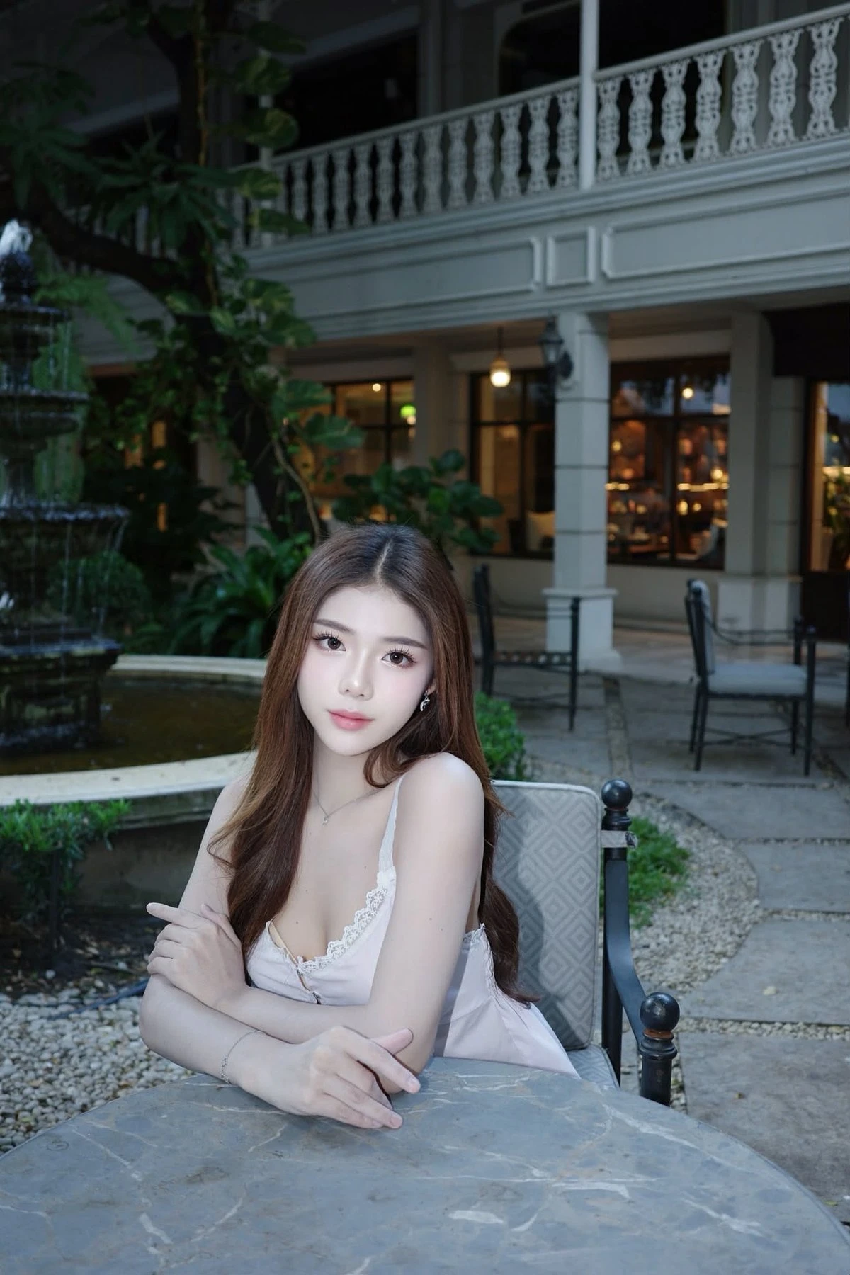Sarah – Thai escort in Hong Kong — 5 / 9