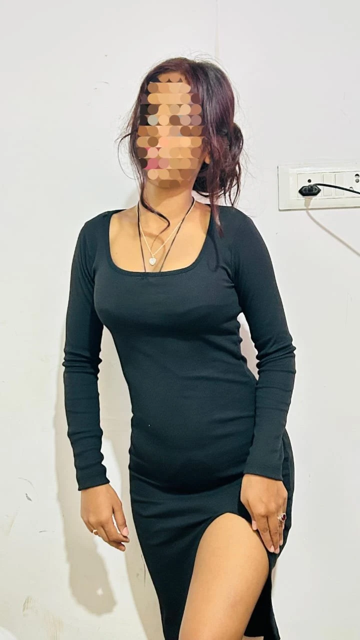 Available Meet and Cam Show – Indian escort in Bangalore — 2 / 5