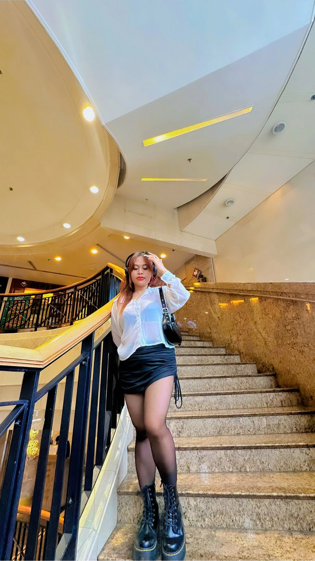 Anisa – Indonesian escort in Hong Kong — 2 / 4
