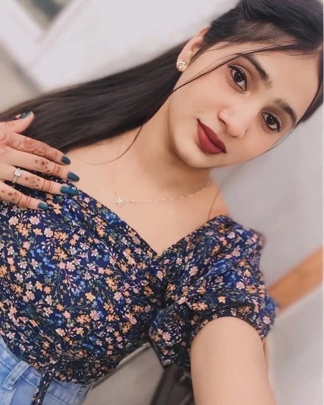 Saloni – Indian escort in Chandigarh — 3 / 4