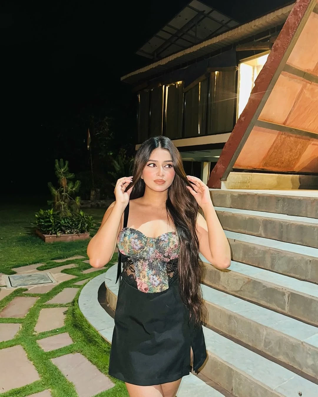 Tanuza Varma – Indian escort in Chandigarh — 3 / 4