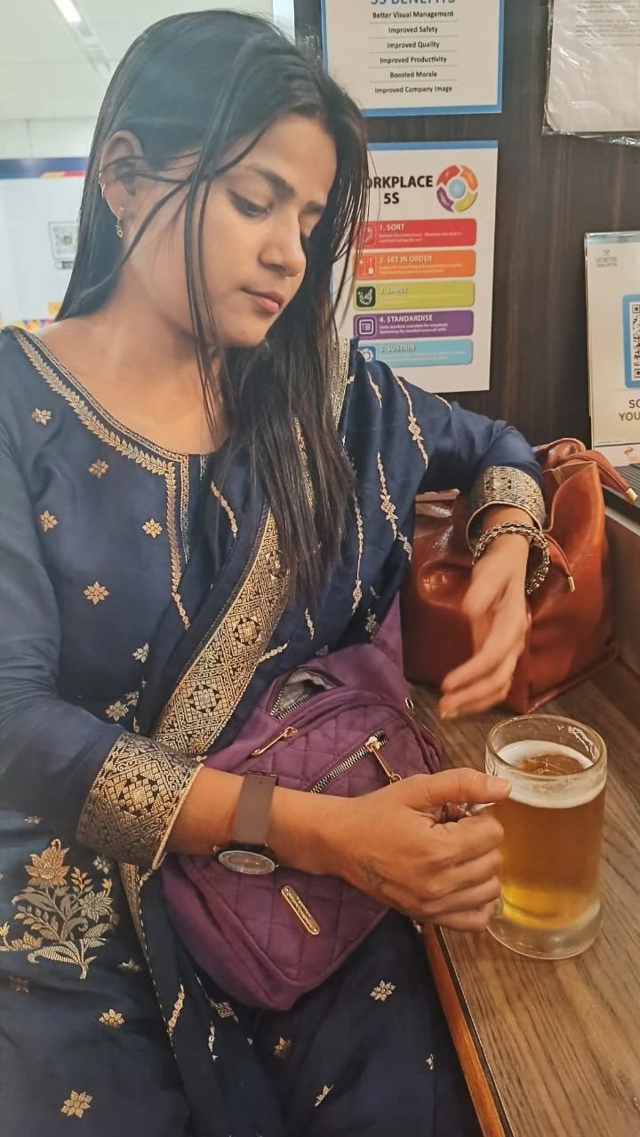 Neha Independent ONS GFE Cash pay – Indian escort in Bangalore — 3 / 6