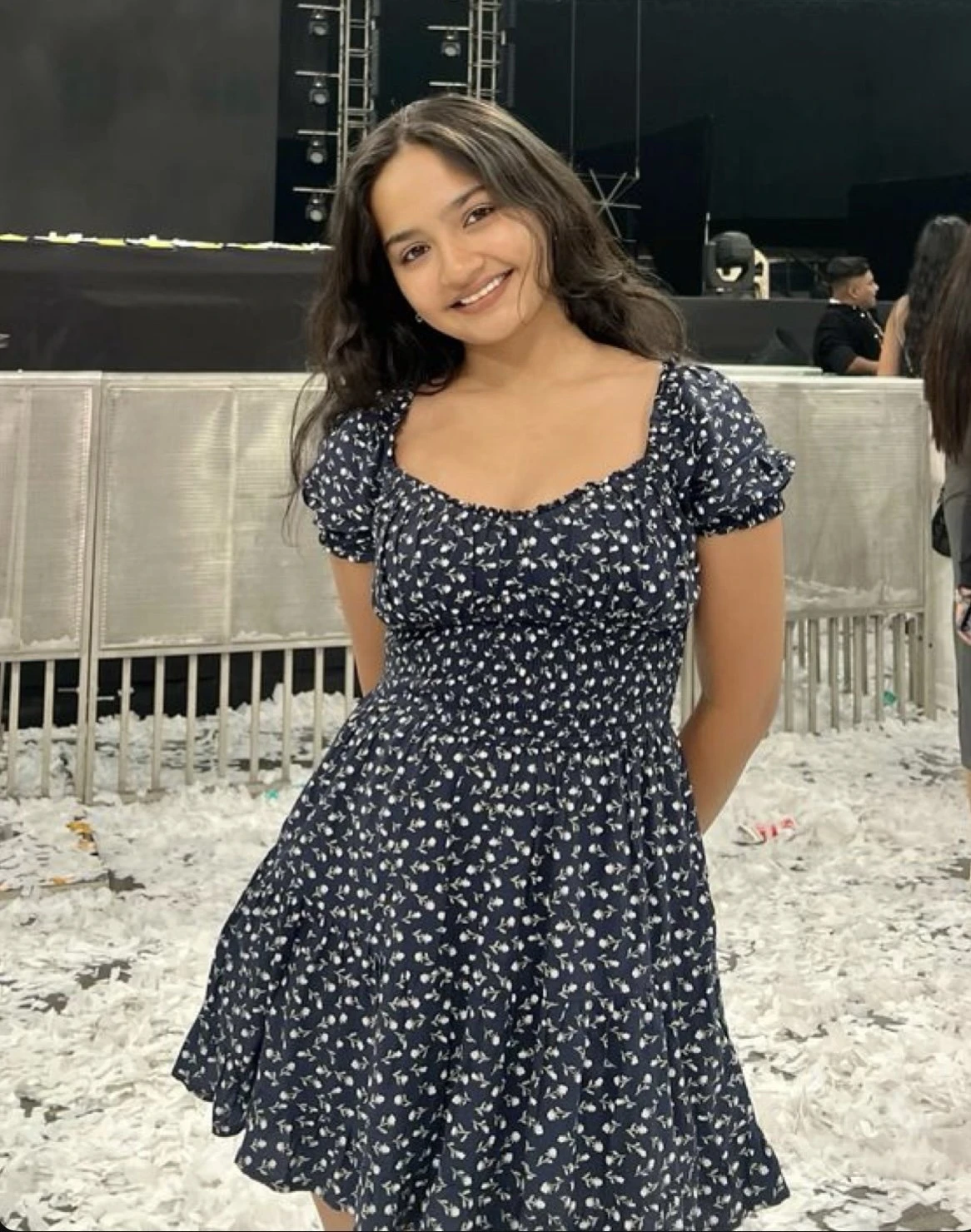 Isha Singh – Indian escort in Candolim, Goa — 3 / 5