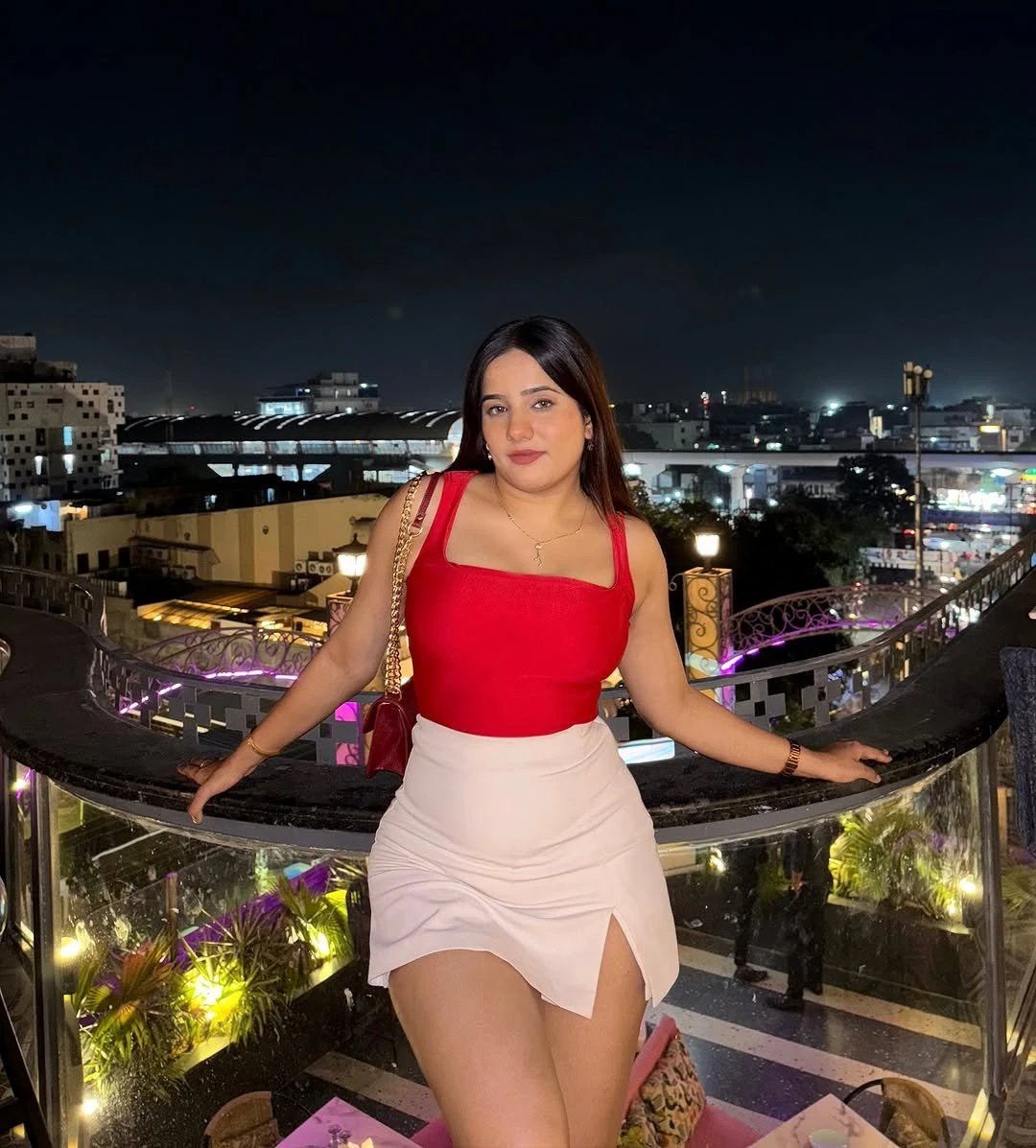 Bhumi – escort in Ahmedabad — 4 / 8