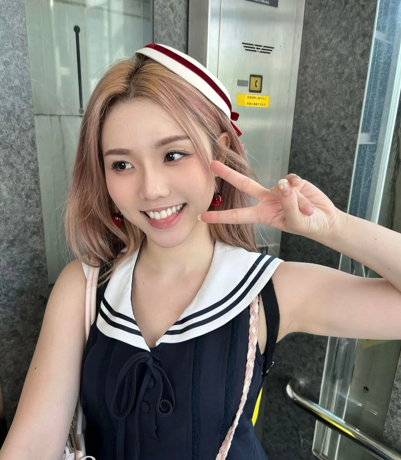 Jenny 20yrs Old, Local & Independent – Chinese escort in Hong Kong — 4 / 5