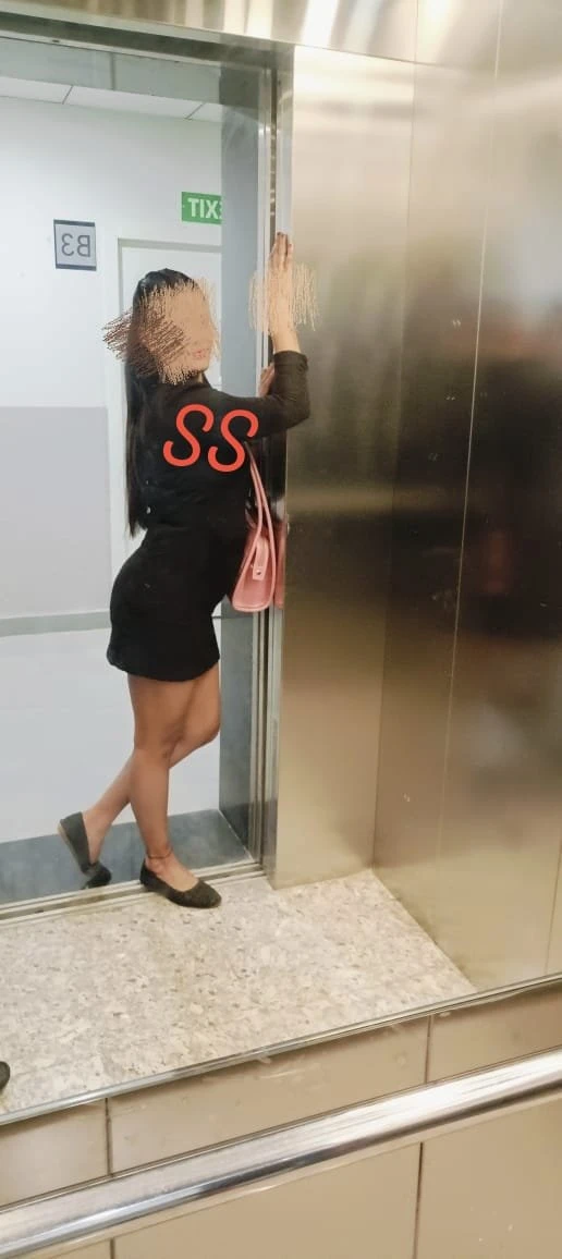Simmi Marathahalli, cam and real meet – Indian escort in Bangalore — 5 / 6
