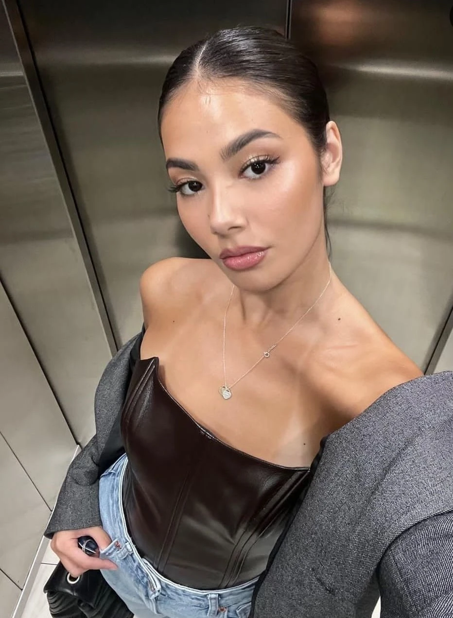 Dasha – escort in Hong Kong — 2 / 5
