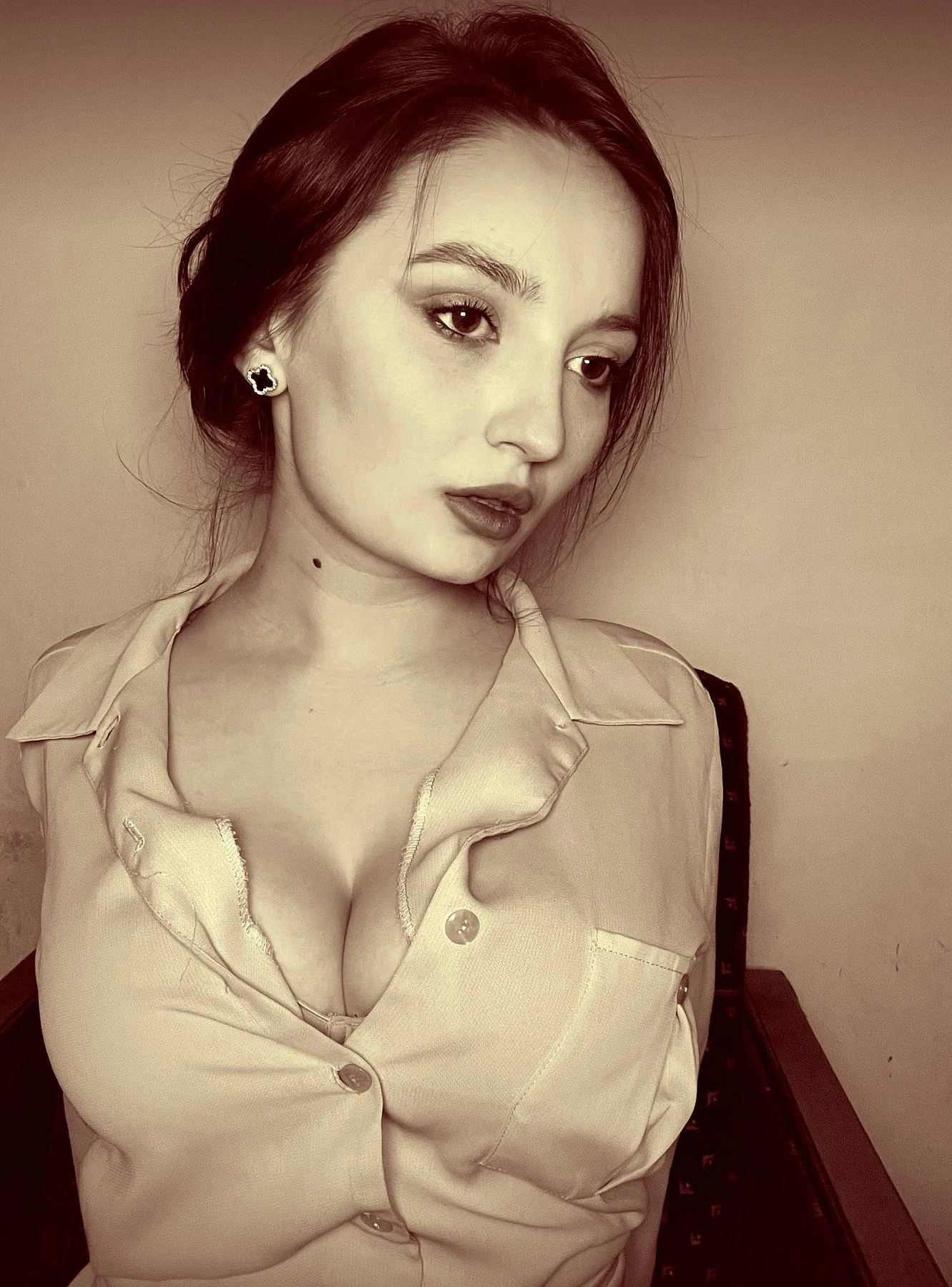 Arina Russian Doll – Russian escort in Hong Kong — 5 / 8