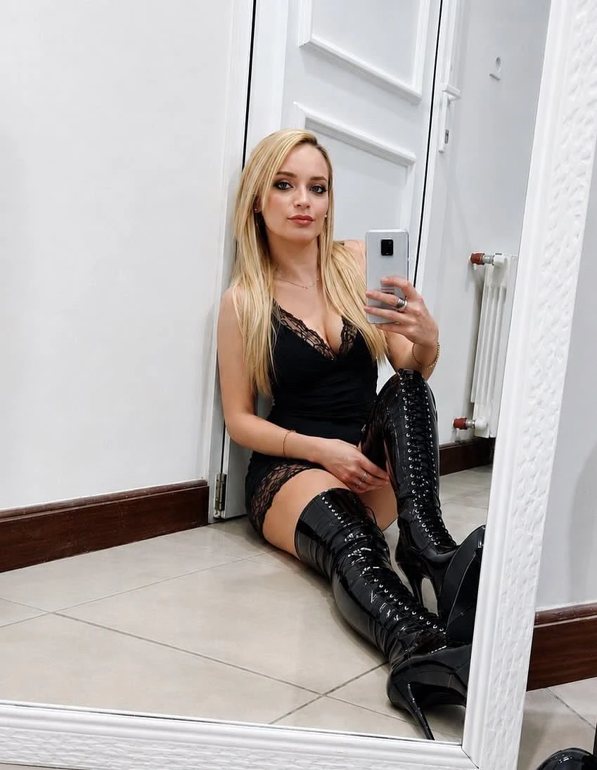 Florence – Argentinean escort in Hong Kong — 6 / 12