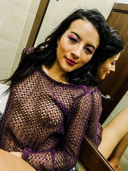 Canvi Krista – Swedish escort in Budapest — 16 / 19