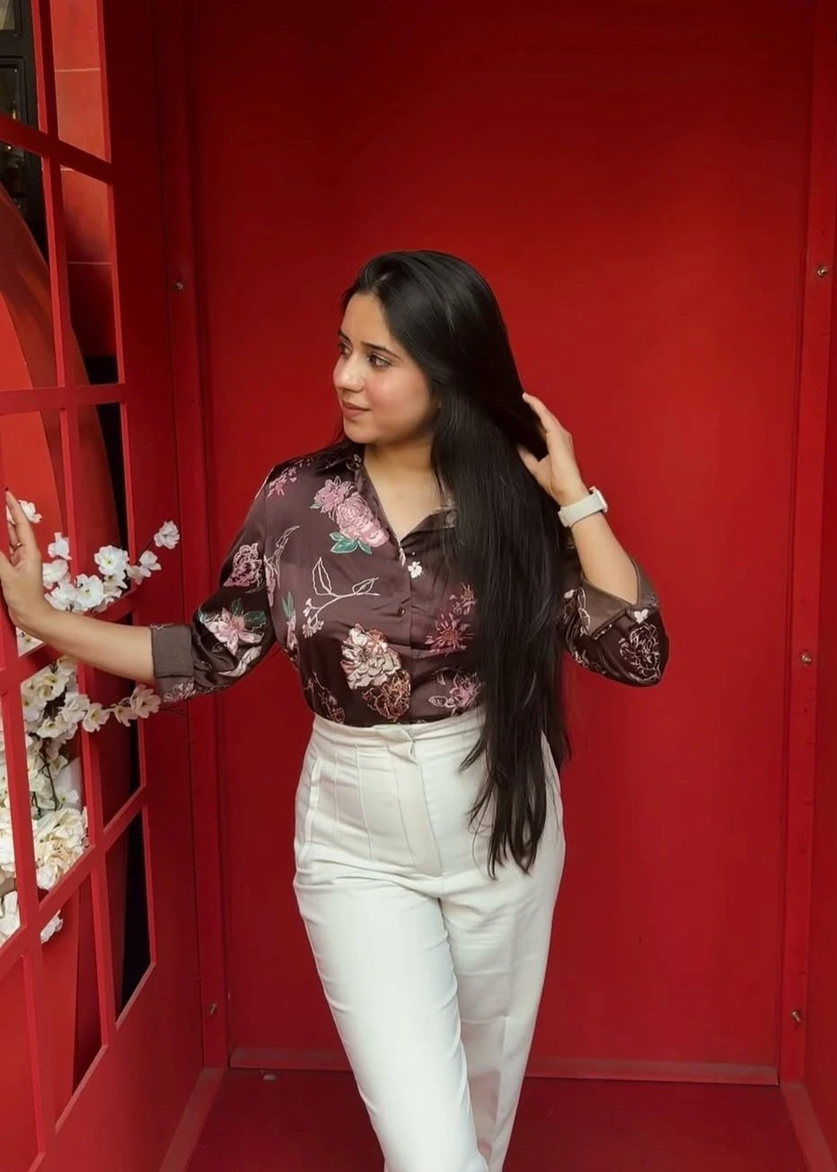 Myself Radhika. I Want to Meet Genuine G – Indian escort in Bangalore — 2 / 4