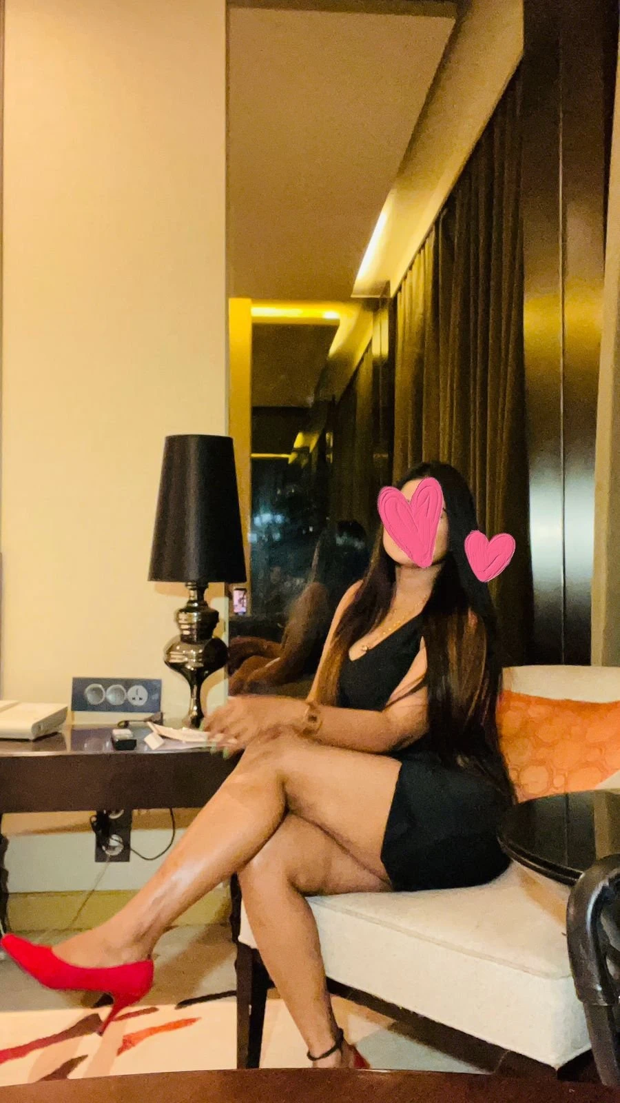 Zia Bajaj Escorts in Hotels – Indian escort in Bangalore — 5 / 6