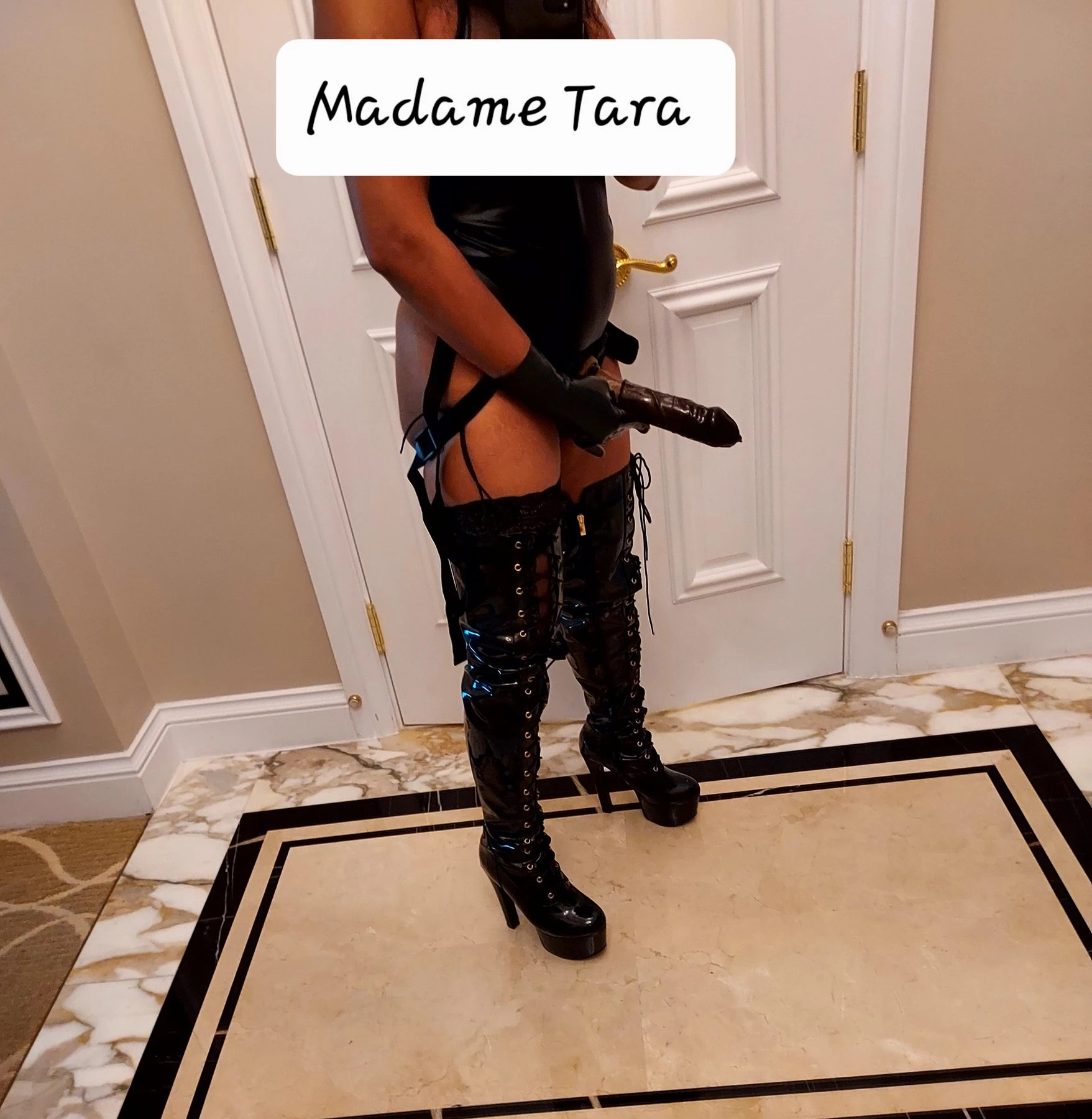 Madame Tara – escort in Hong Kong — 24 / 29
