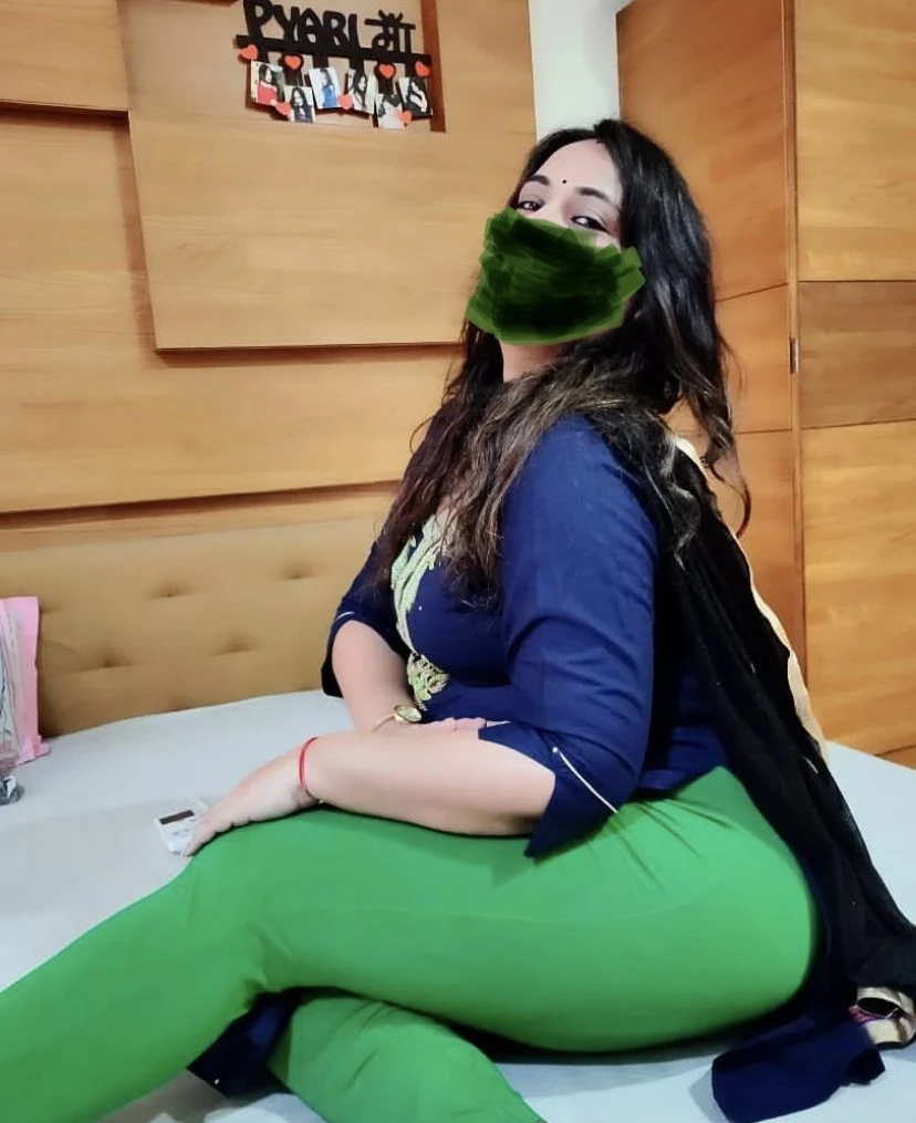 Sumita Bhabhi – Indian escort in Bangalore — 8 / 10