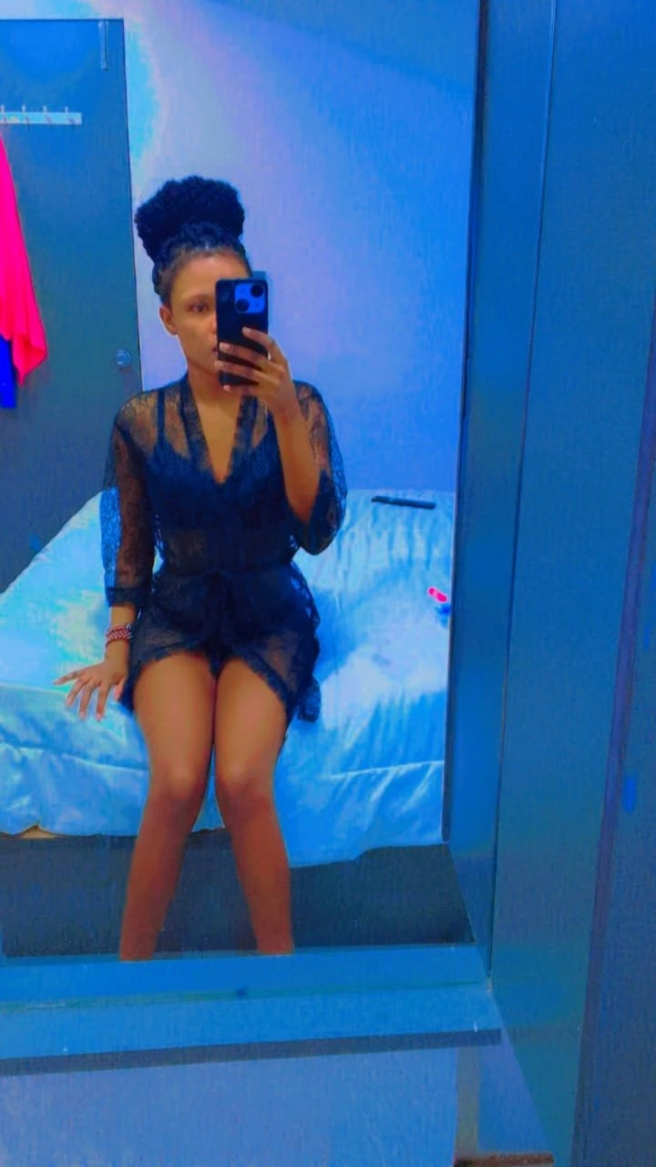 Rozy – Kenyan escort in Bangalore — 2 / 5