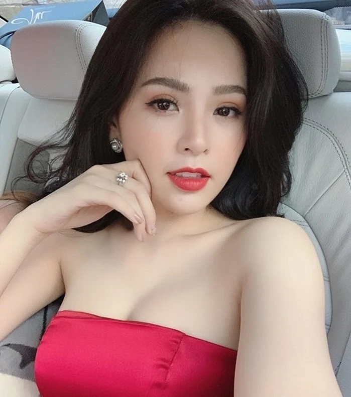 Nicole Sexy – Vietnamese escort in Candolim, Goa — 3 / 4