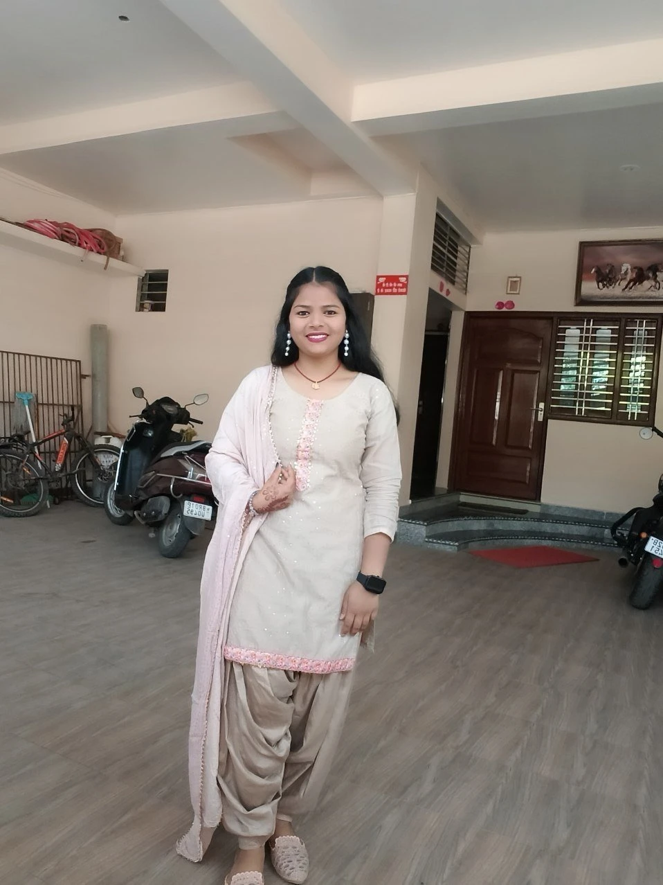 Aishwarya Meet or Cam – Indian adult performer in Chennai — 1 / 3