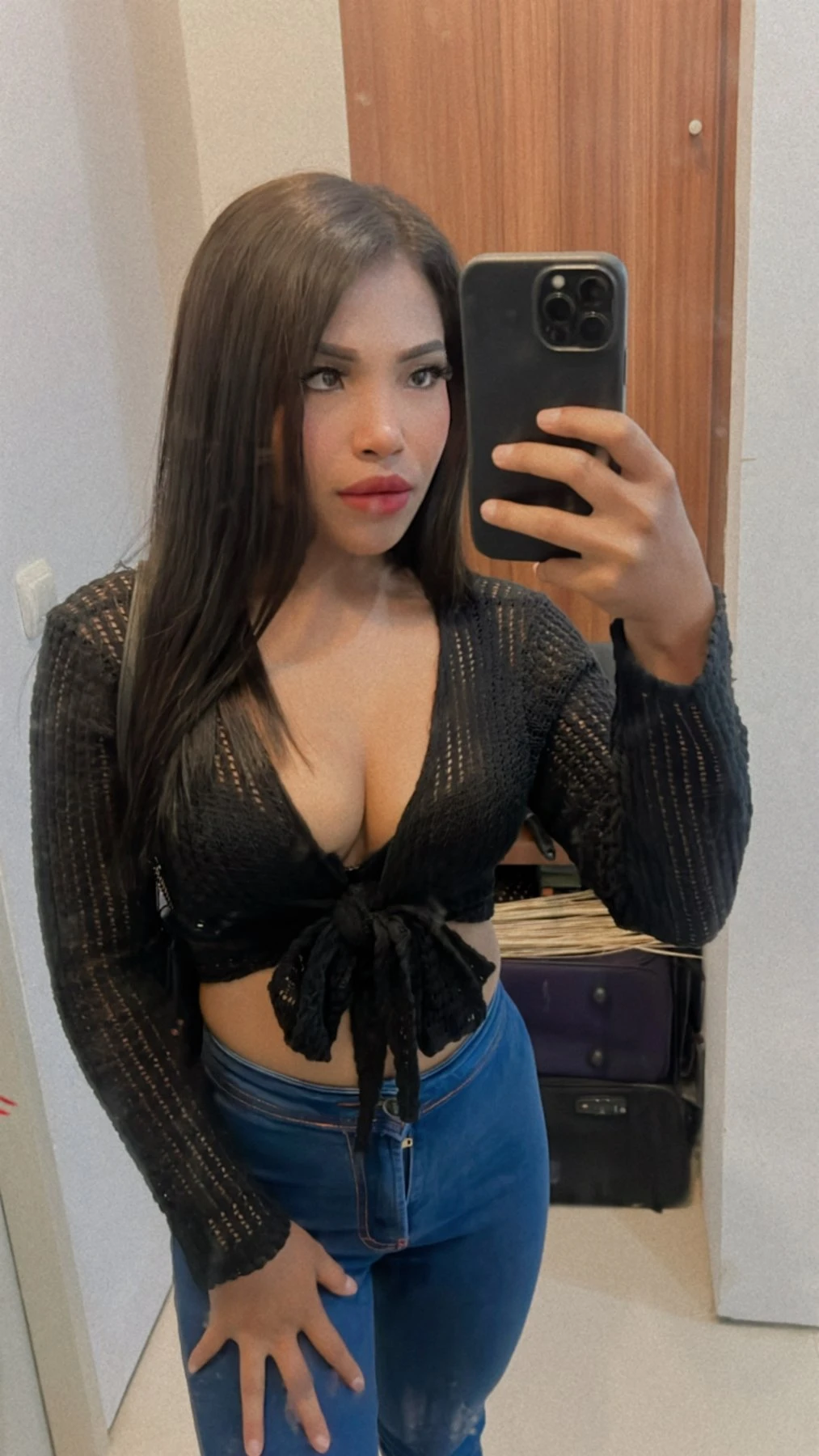 Vivi – Indonesian escort in Hong Kong, Escort, Hong Kong