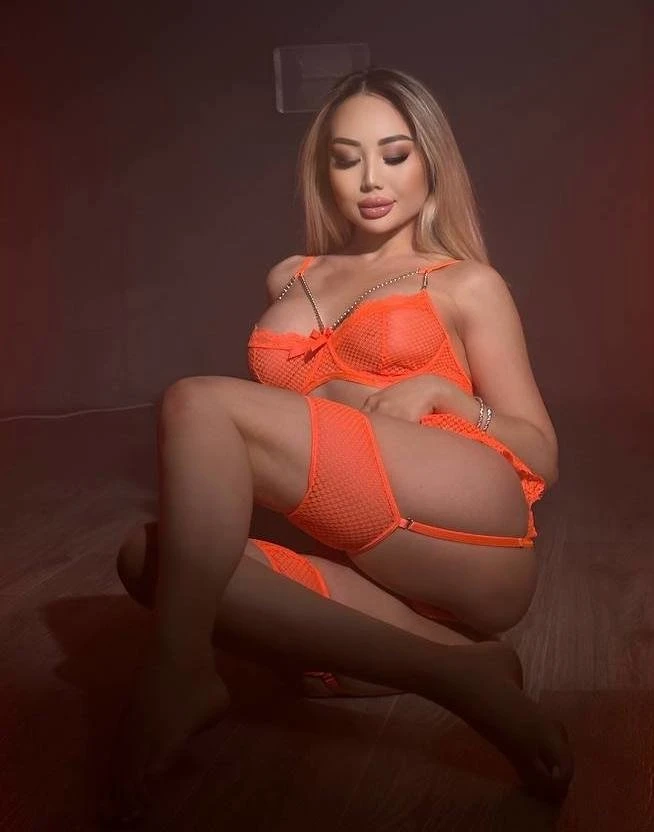 Sabina – Kazakhstani escort in Yerevan — 2 / 13