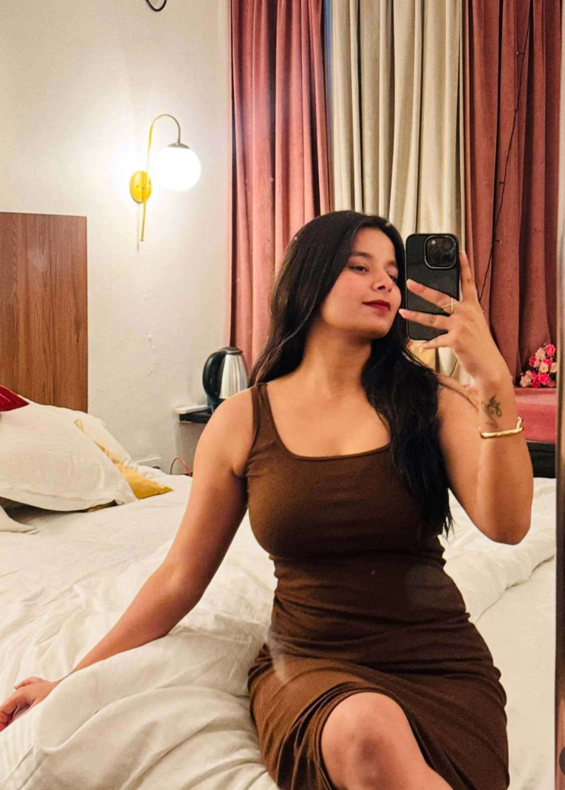 Neeha – Indian escort in Faridabad — 2 / 3