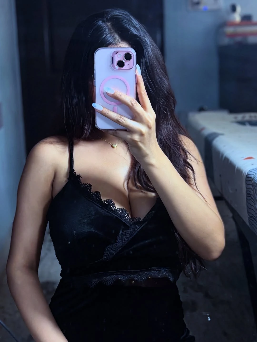 Shruti – Indian escort in Candolim, Goa — 2 / 3