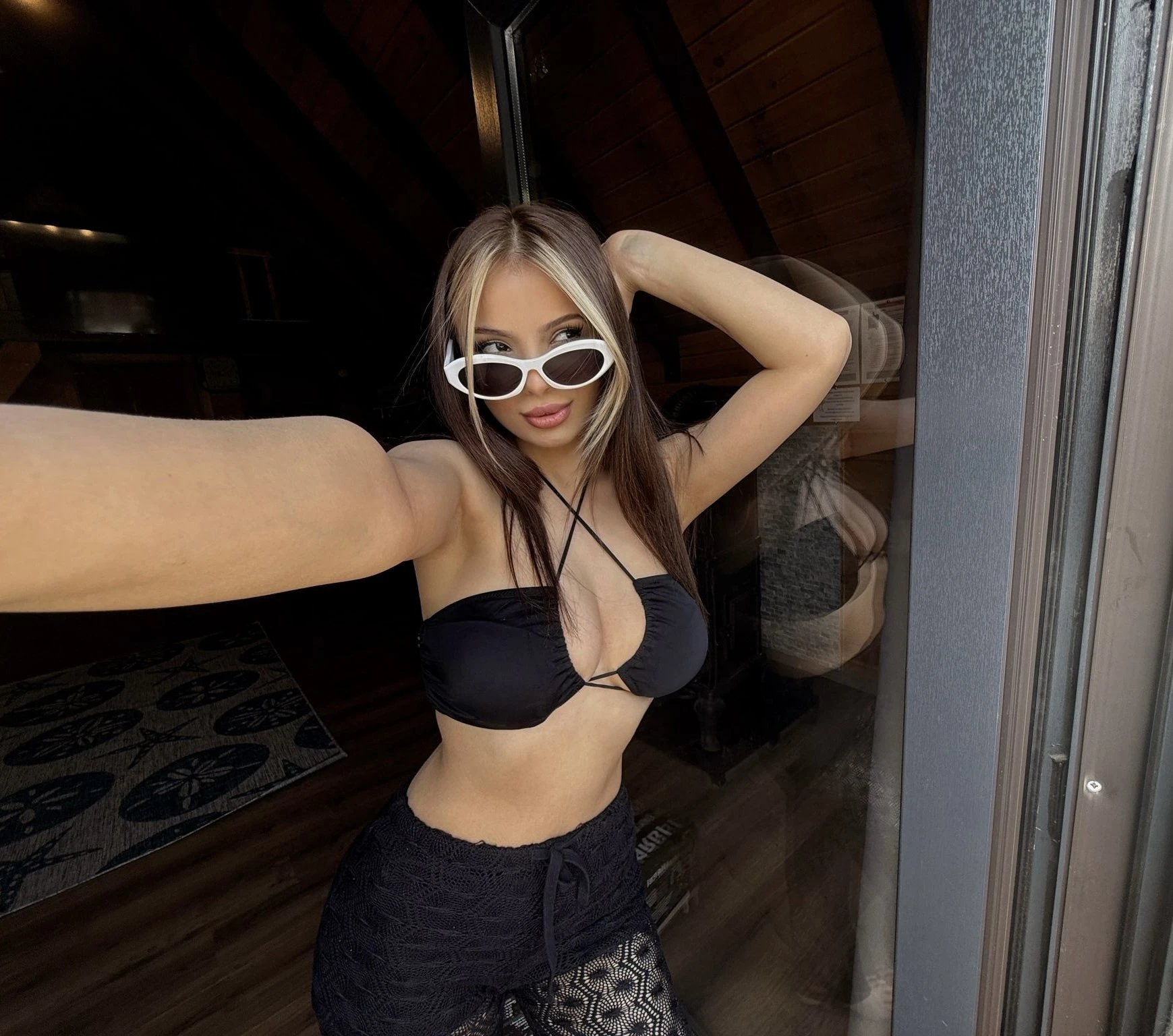 Elena – German escort in Tirana — 19 / 23