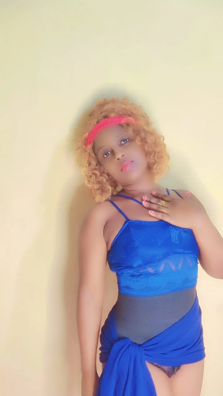 Molly – South African escort in Chennai — 5 / 6