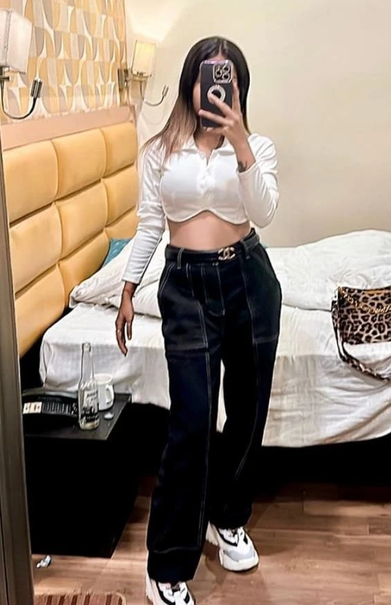 Riya – Indian escort in Gurgaon — 2 / 4