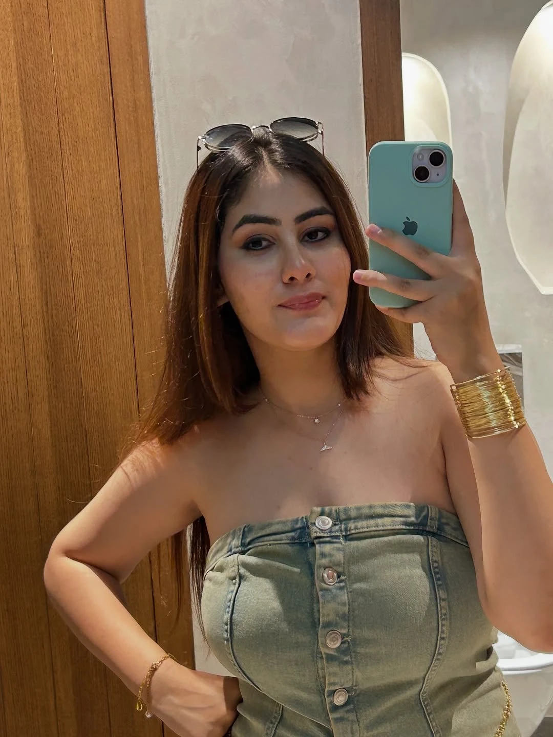 Deepali Shah – Indian escort in Guwahati — 2 / 4