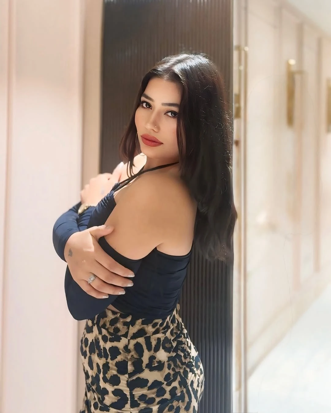 Poonam – Indian escort in Bangalore — 2 / 3