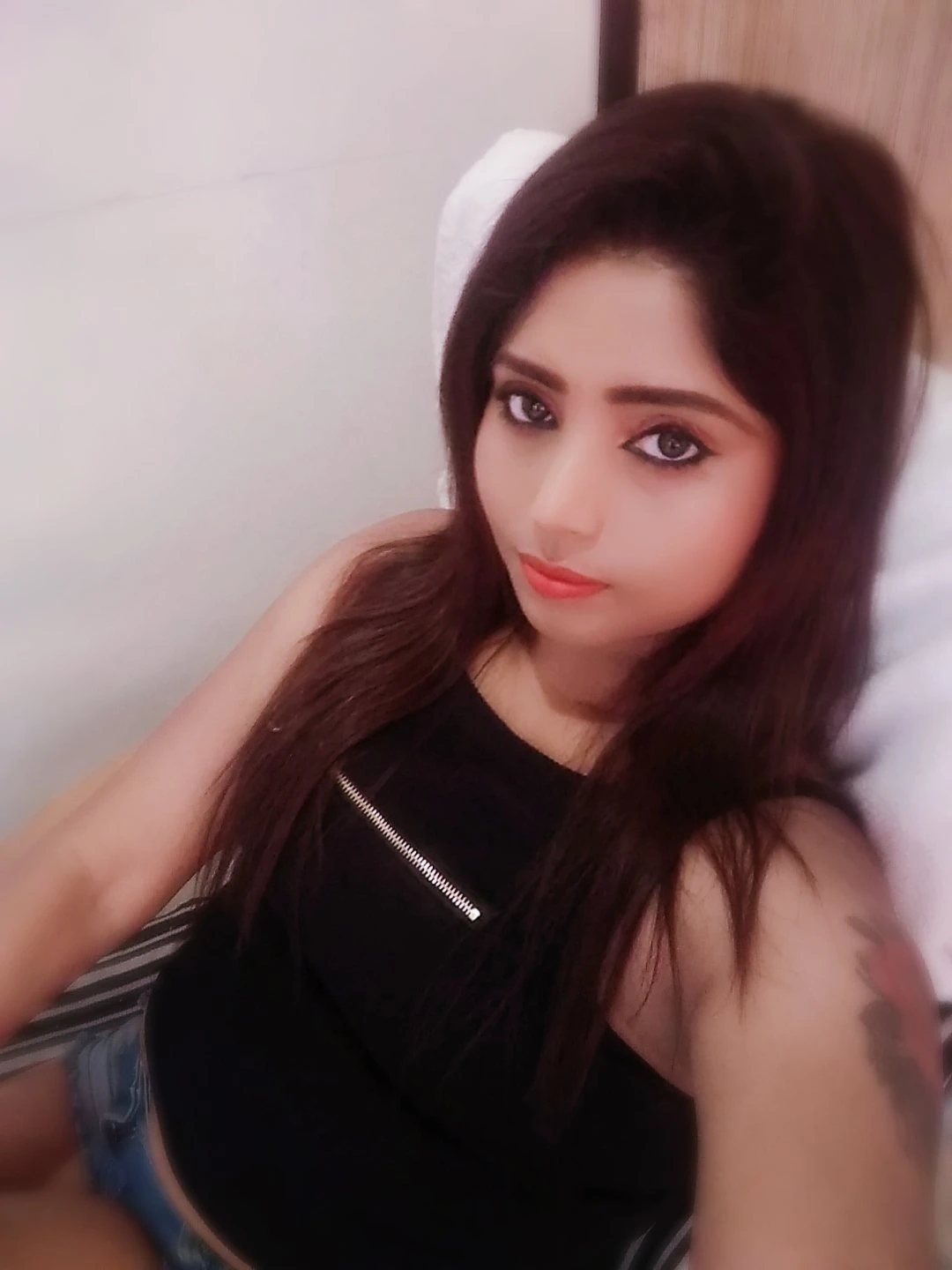 AmazinglyBeautiful&Sensuous Radhikaa@BLR – Indian escort in Bangalore — 7 / 9