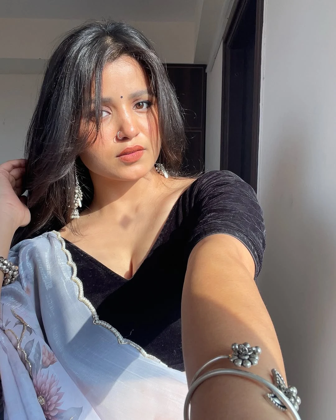 Yogita Patel – Indian escort in Chennai — 1 / 4