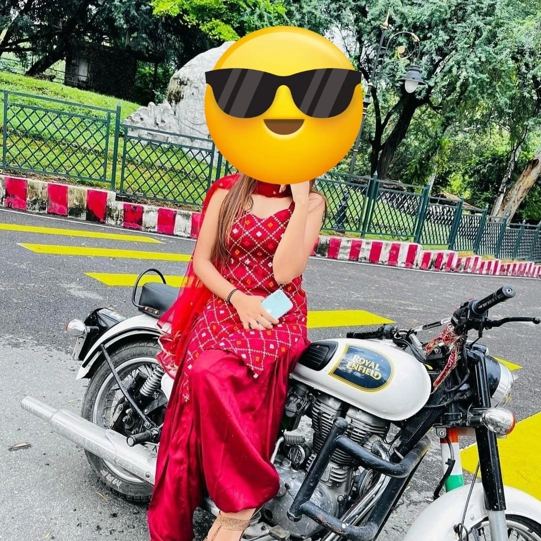 Komal Sharma – Indian escort in Chandigarh — 1 / 7